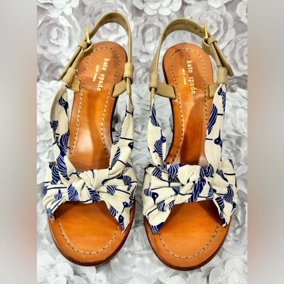 Kate Spade Sandpiper Wedge Platform Sandal Blue Birds Summer Tropical Size 8.5 - Picture 1 of 12